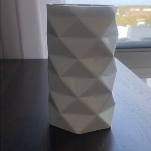 White and gold vase
